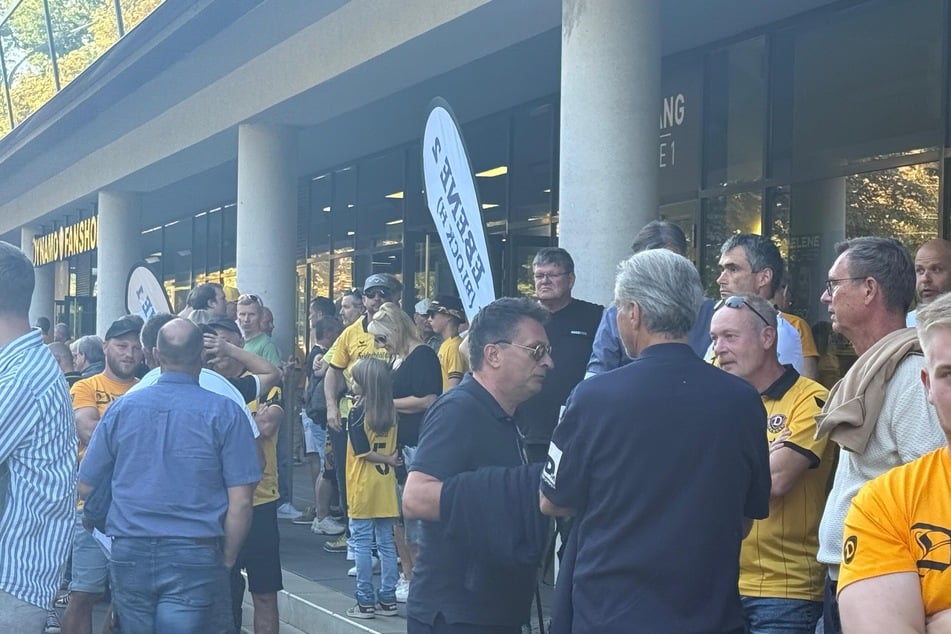 Mainz-Boss Christian Heidel (62, M.) ist am RHS eingetroffen.