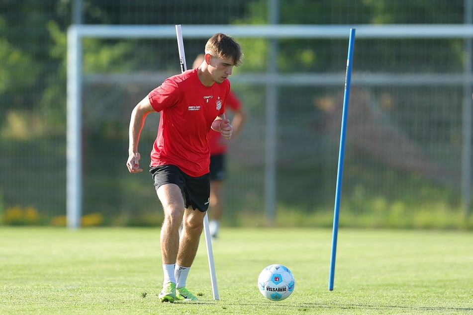 Lennert Möbius beim Trainingsauftakt im FSV-Trikot: Dem 22-Jährigen gefällt es bei den Schwänen bisher gut.