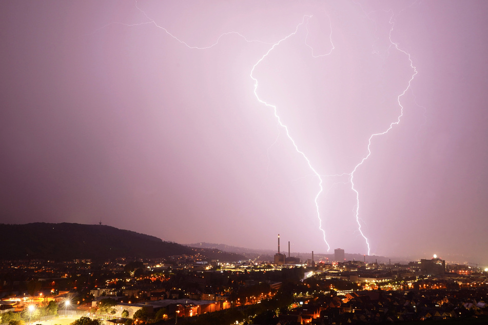 Achtung Unwetter: Im ganzen Ländle ziehen Gewitter-Wolken auf!