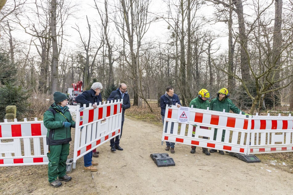 Trotz der Fällung von 425 Bäumen im Vorjahr waren Anfang dieses Jahres noch ein Dutzend Wege gesperrt.
