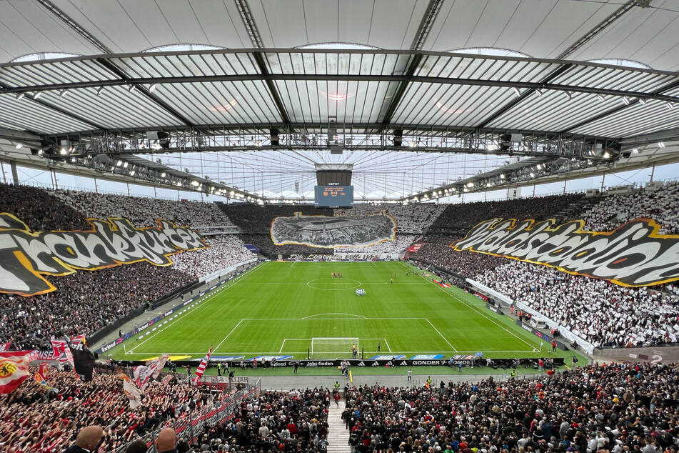 100 Jahre Waldstadion feierten die SGE-Fans am Sonntag.
