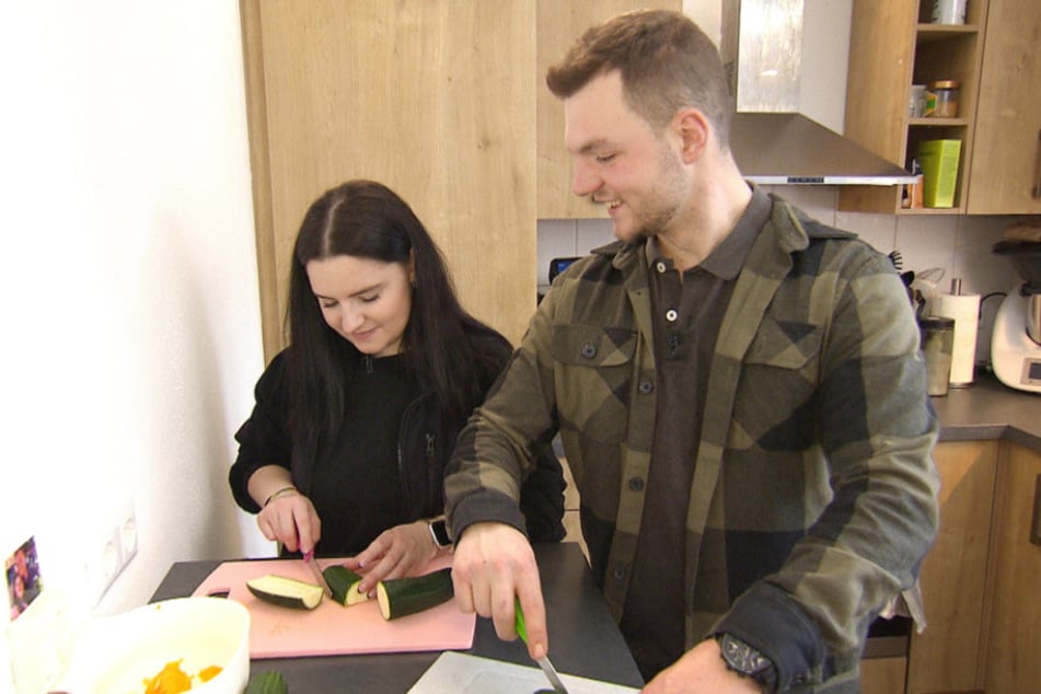 Bereits bei den Dreharbeiten war Michis Engagement im Haushalt Streitthema Nummer eins.