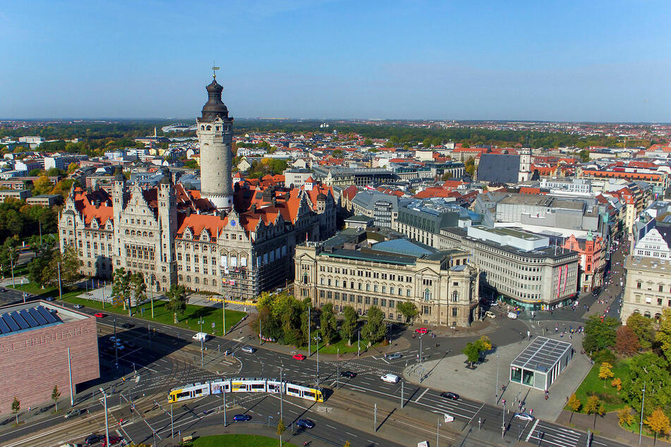 Die Leipziger City aus der Vogelperspektive. Im gesamten Gebiet innerhalb des Rings gilt ab Donnerstag Maskenzwang.