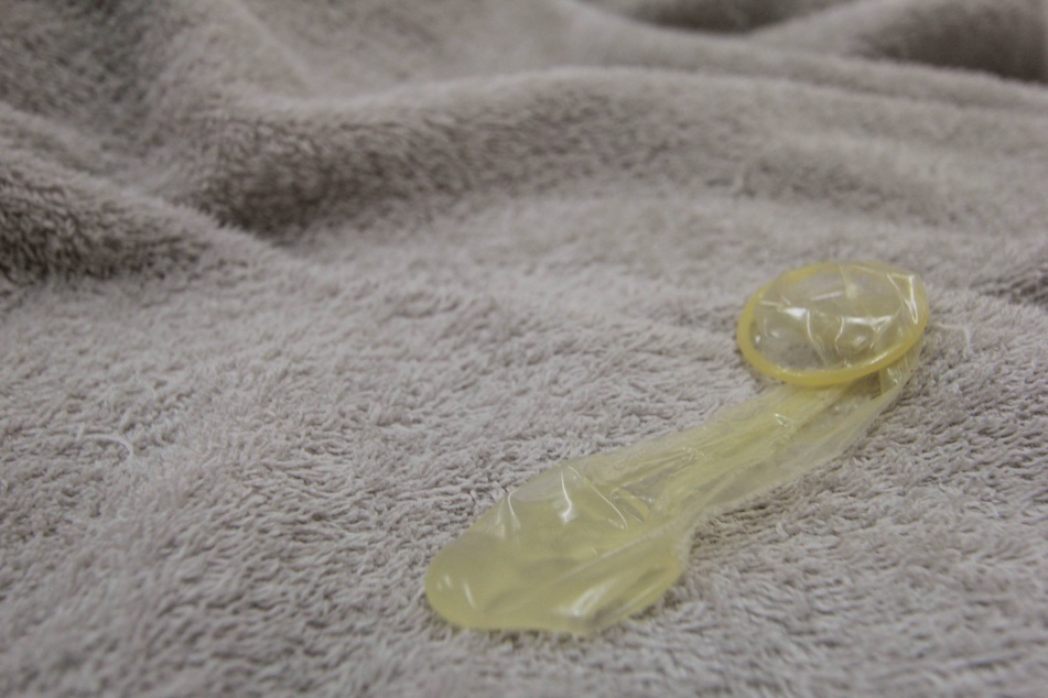 Erst wurde ein benutztes Kondom, dann der tote Mann gefunden. (Symbolbild)