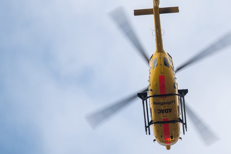 Unfall A21: Hubschraubereinsatz nach schwerem Unfall auf A21: 20-Jähriger in Lebensgefahr