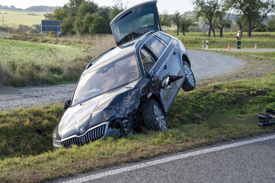 Der entgegenkommende Skoda kollidierte mit dem Opel.