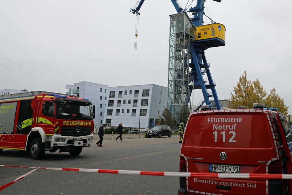 Schaden an Kran-Ausleger entdeckt! Wohnhäuser im Umfeld evakuiert