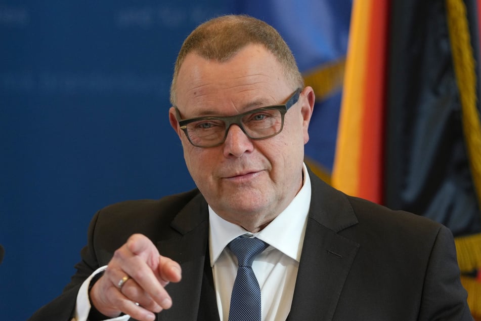 Aus Sicht von Brandenburgs Innenminister Michael Stübgen (63, CDU) könnten befristete Grenzkontrollen zu einer Migrationsbremse führen