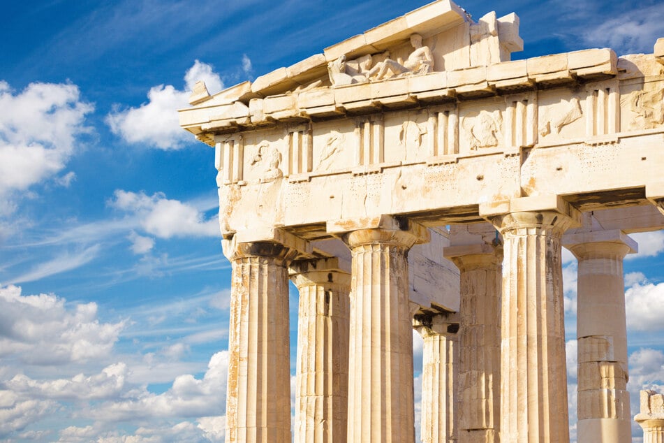 Die Akropolis in Athen ist ein beliebtes Ausflugsziel. Bei Temperaturen von über 40 Grad wird der Aufstieg zur antiken Zitadelle schweißtreibend. (Symbolbild)