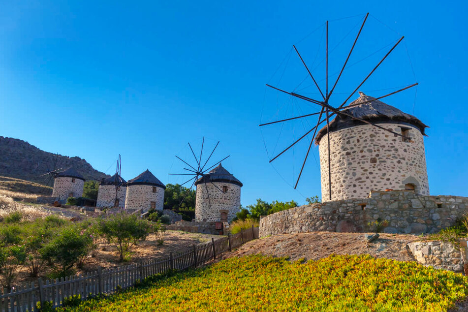 Die Windmühlen in Kontias sind immer eine Reise wert.