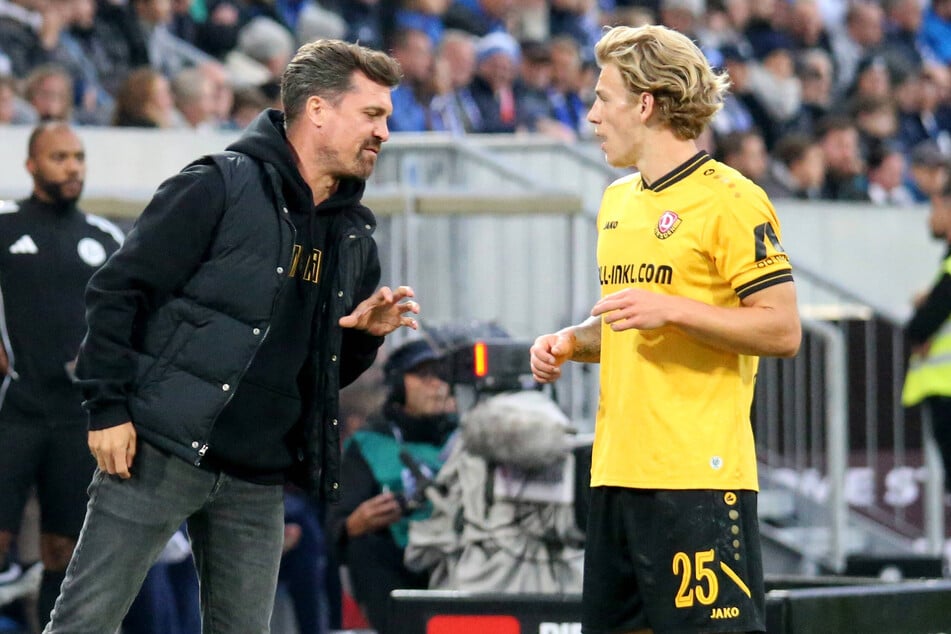 Kommt mit Selbstvertrauen zu Thomas Stamm (43) zurück: Jonas Oehmichen (r.).