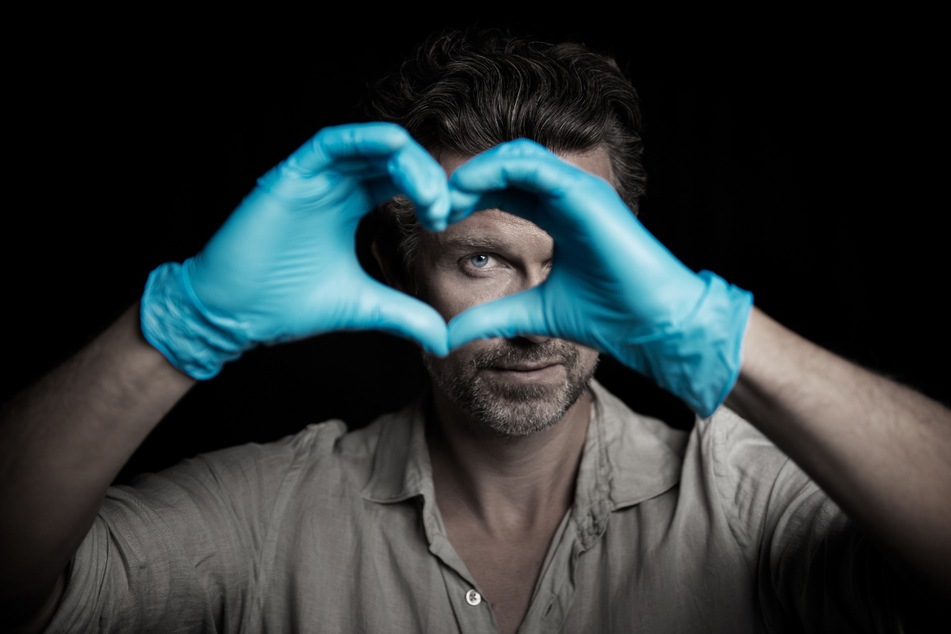 Schauspieler Wayne Carpendale (44) wird für Sat.1 zum Praktikant im Krankenhaus.