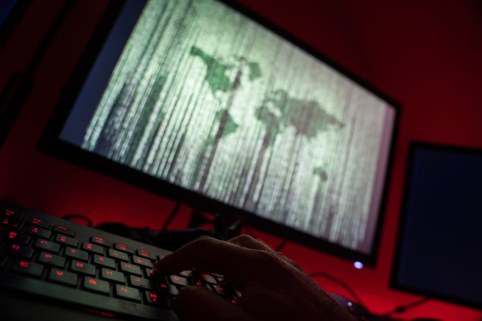Darknet-Drogen an Packstation bestellt: Polizei fängt Pakete ab und schnappt Dealer
