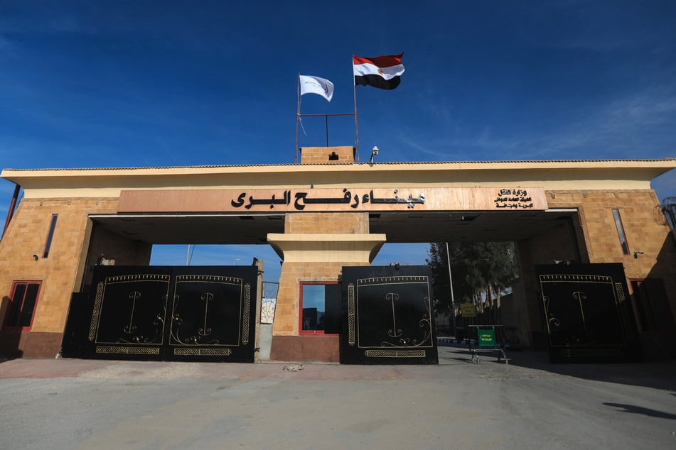 Der Grenzübergang Rafah könnte bald wieder für Fußgänger öffnen. Was die Verwaltung durch Palästinenser und eine EU-Mission bedeutet, bleibt aber unklar. Israel betont, es behalte die Kontrolle.