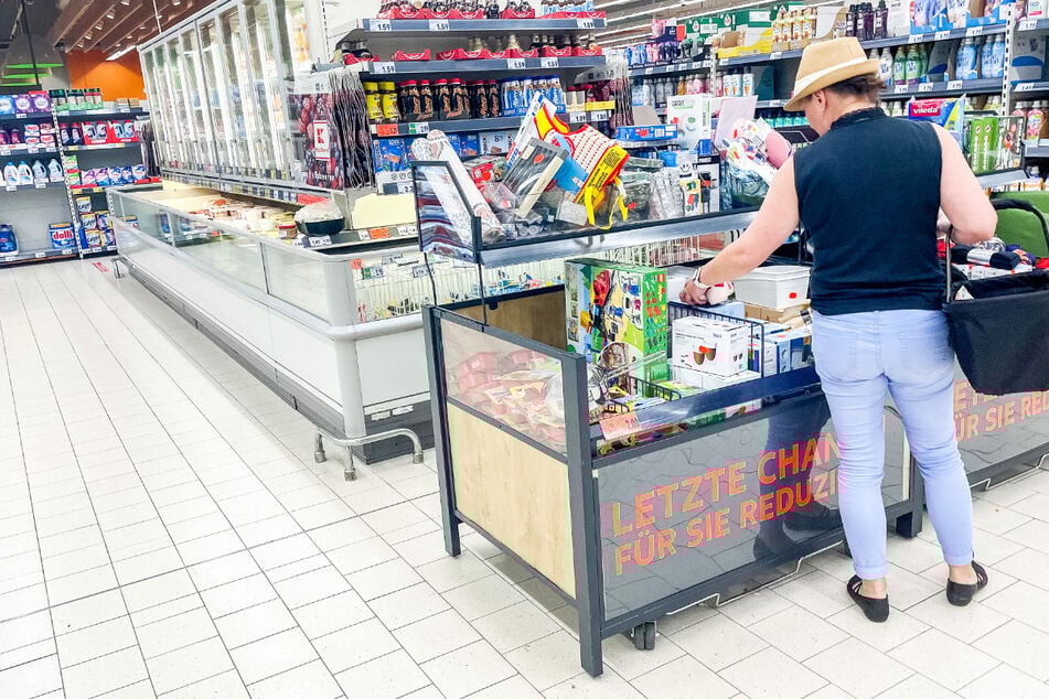 Prall gefüllte Aktions-Regale im neuen Kaufland Annaberg-Buchholz.