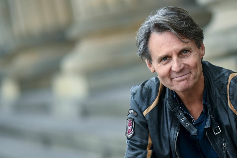 GZSZ: GZSZ-Star Wolfgang Bahro geht mit gutem Beispiel voran: Impfung mit AstraZeneca