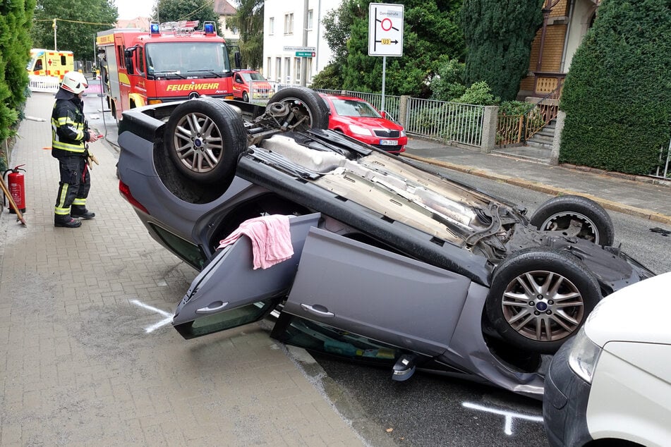 Das verunfallte Auto hat nur noch Schrottwert.