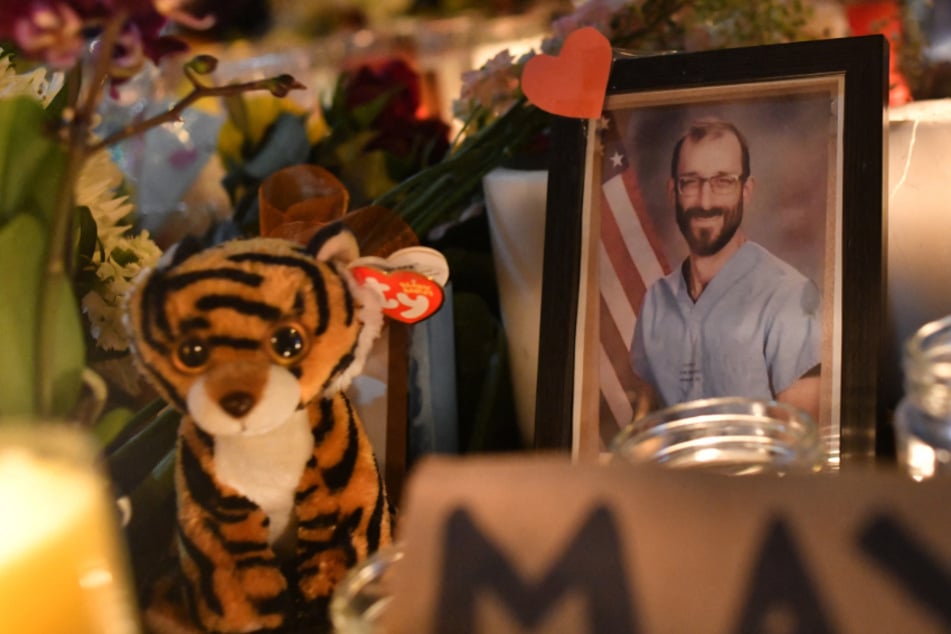 Alex Pretti's ICU colleagues hold tearful moment of silence in his honor