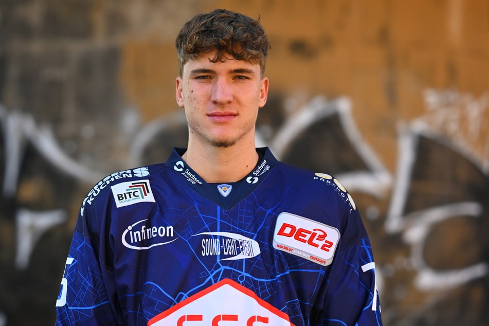 Lässt trotz Krise den Kopf nicht hängen: Eislöwe Bruno Riedl (23).