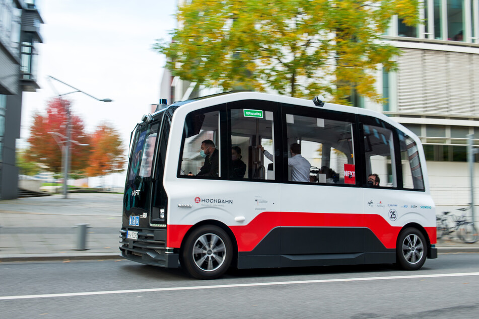 Wie hier in Hamburg, sollen auch in Sachsen in den kommenden Jahren autonome Busse durch die Städte fahren.