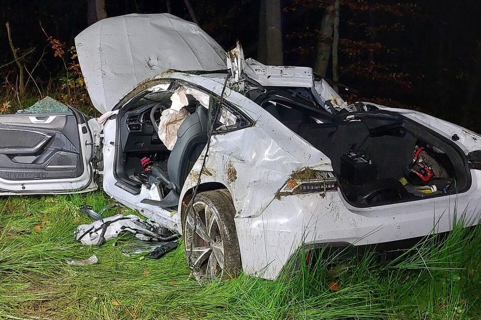 Der Fahrer des Wagens soll deutlich zu schnell unterwegs gewesen sein.