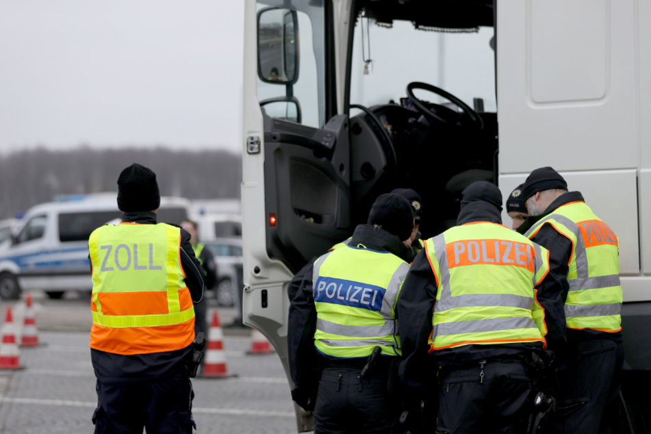 Die Polizei zog die "heiße" Ware aus dem Verkehr. (Symbolbild)