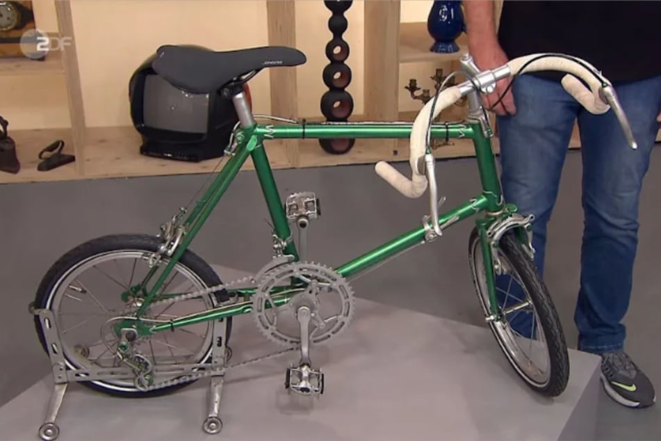 Der Zweirad-Mechaniker verkauft in der ZDF-Sendung ein außergewöhnliches Kinderfahrrad aus den 1950er-Jahren.