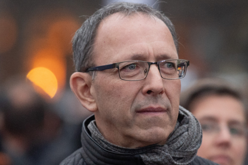 Jörg Urban (56), Vorsitzender der AfD in Sachsen, nahm am Reformationstag an einer Demonstration der Bewegung "Querdenken 351" auf dem Theaterplatz in Dresden teil. Über 1000 Menschen protestierten gegen die Coronapolitik der Bunderegierung.