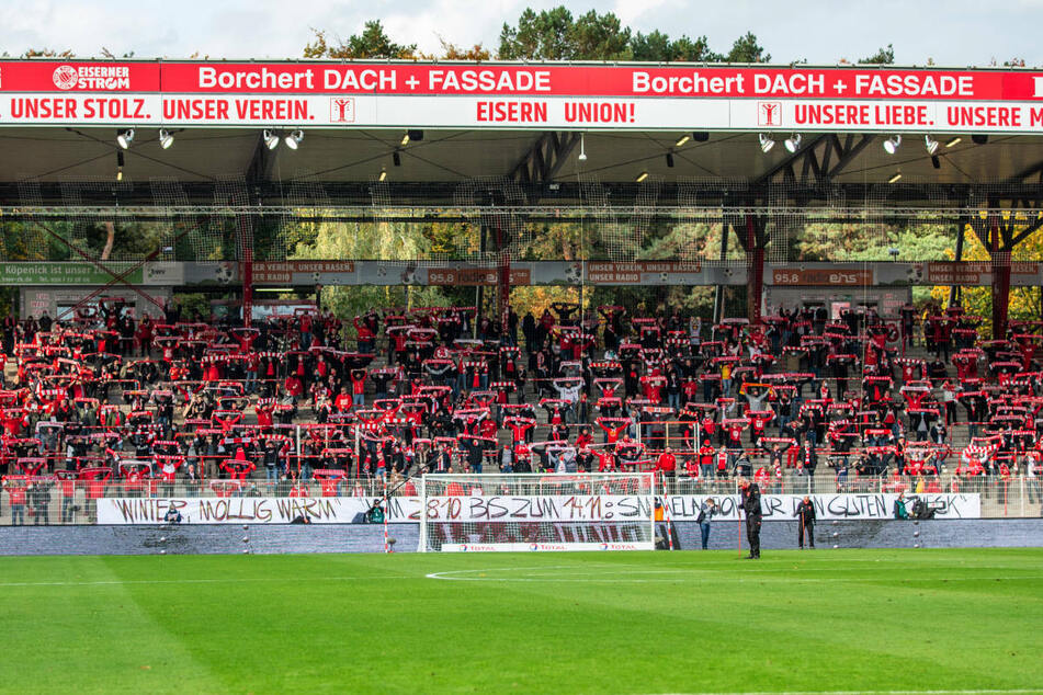 Im Oktober 2020 waren im Spiel gegen den SC Freiburg 4300 Fans im Stadion An der Alten Försterei zugelassen. In der Partie gegen RB Leipzig hofft Union Berlin am Samstag auf die Unterstützung von 2000 Fans.