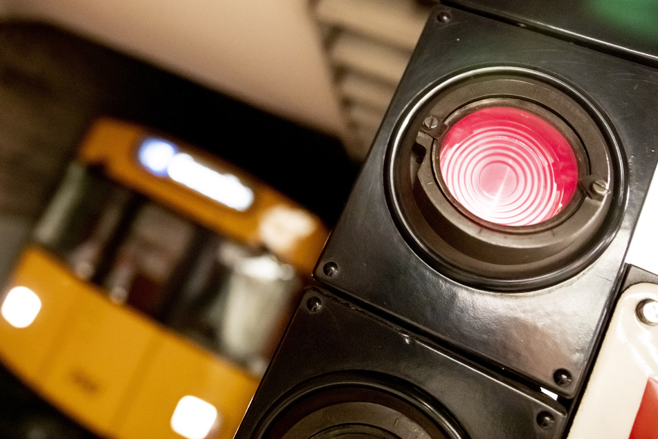 Ein 14-Jähriger wurde am Montag in Berlin aus einer U-Bahn gestoßen (Symbolbild).