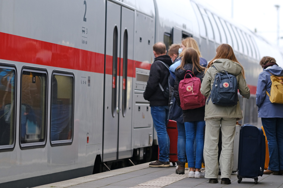 Lage immer dramatischer: Kommt die 3G-Regel auch in Zügen?