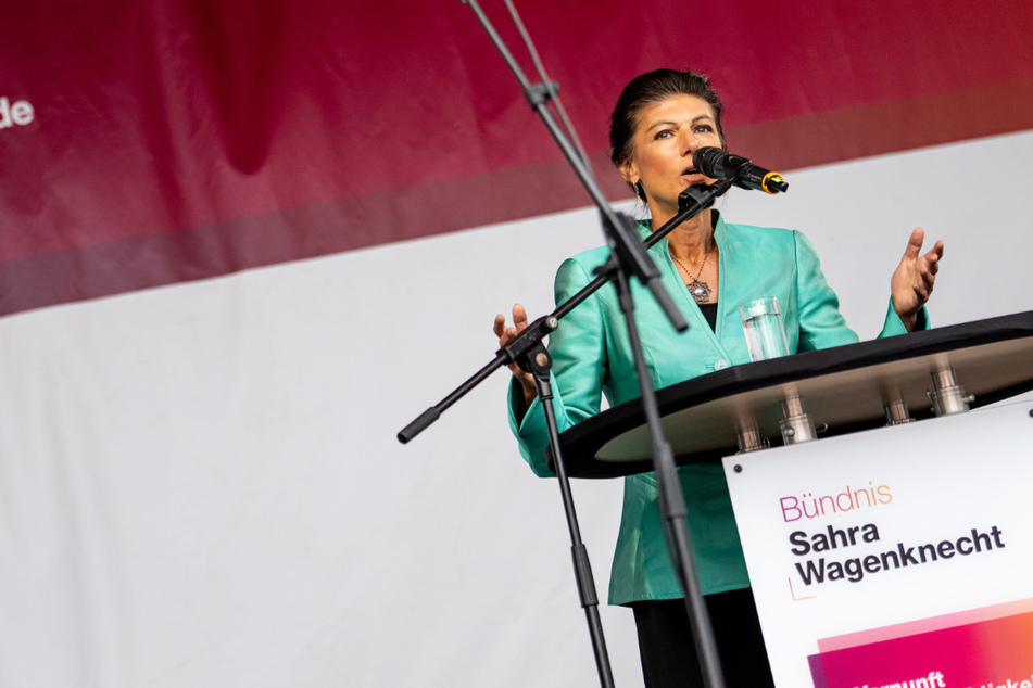 Macht die Regierungsbeteligung ihrer Partei in Sachsen von der Ukraine-Frage abhängig: BSW-Chefin Sahra Wagenknecht (55).