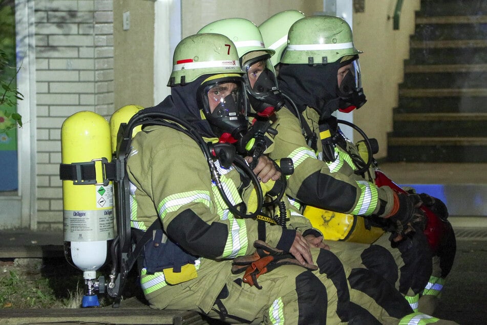 Zahlreiche Einsatzkräfte der Feuerwehr waren vor Ort.