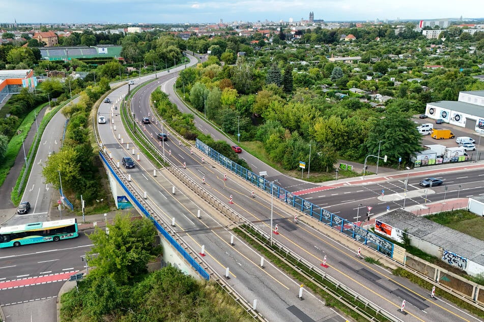 Zunächst sollen Abrissarbeiten an der Brücke über der Brenneckestraße stattfinden. (Archivbild)