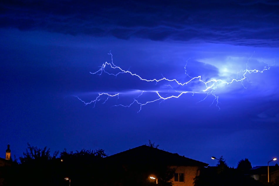 Grundlage sind Blitze pro Quadratkilometer. (Symbolbild)