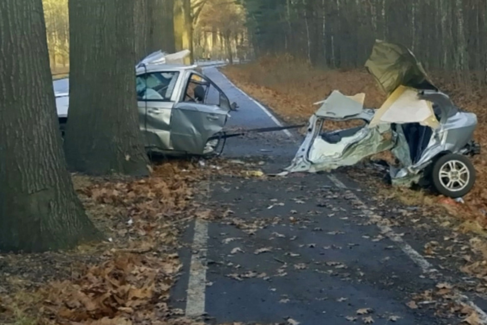 Tödlicher Unfall in Ostsachsen: Chevrolet in zwei Teile zerfetzt