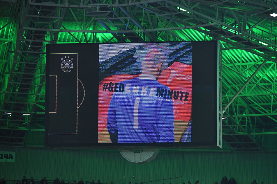 Am zehnten Todestag gab es vor dem Länderspiel der Deutschen Fußball Nationalmannschaft eine Gedenkminute für Robert Enke. (Archivbild)
