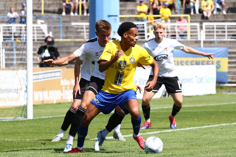 Viel ging bei Lok Leipzig in der ersten Halbzeit über die linke Seite von Ayodele Adetula, der dann auch das 1:0 markierte.