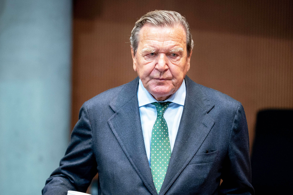 Gerhard Schröder (78, SPD) gibt seinen Job bei Rosneft auf.