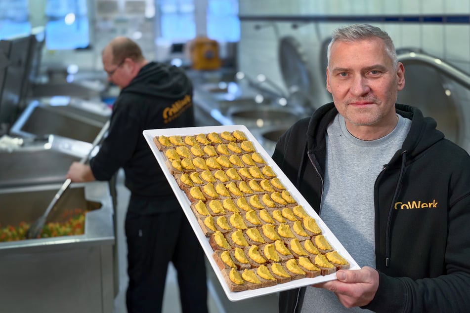 Schulessen-Chef Silvio Kühne (53) von CoWerk in der Chemnitzer CoWerk-Kantine.