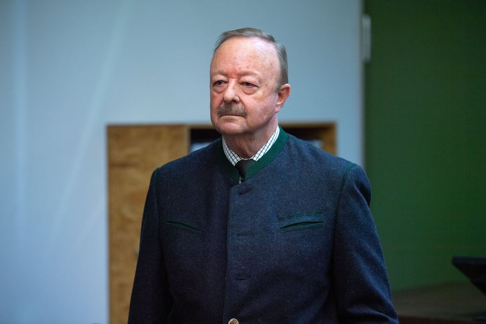 Ex-Bankenchef Georg Bromme kämpft weiter um seine Ruhegelder.