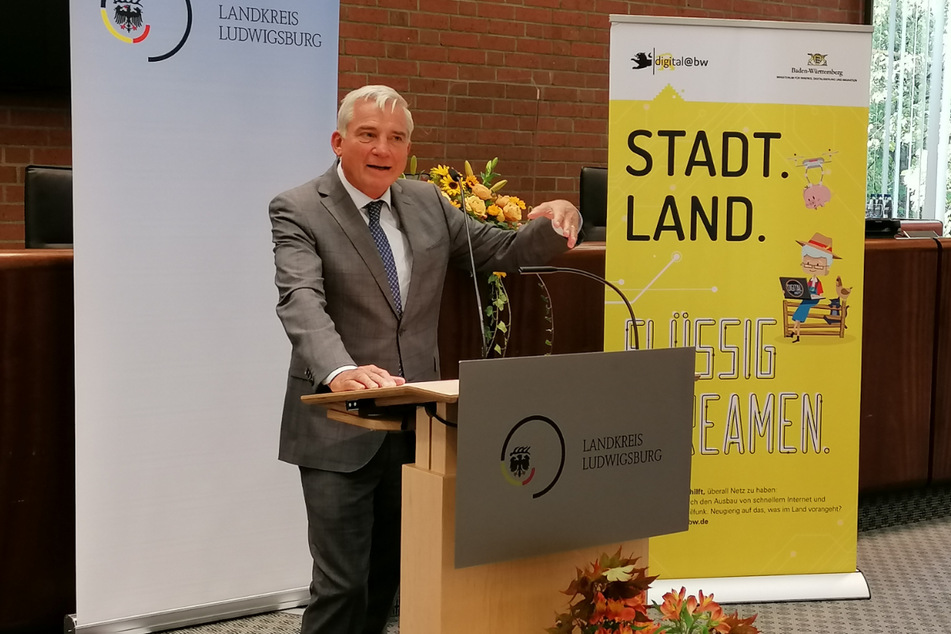 Thomas Strobl (61, CDU) am Dienstag bei der Übergabe von den Förderbescheiden für den Breitbandausbau in Ludwigsburg.
