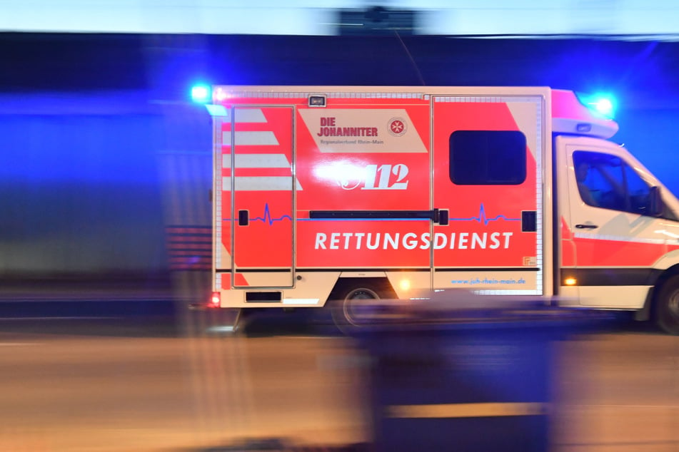 Sieben Familienmitglieder kamen im Kreis Starnberg mit einer Rauchvergiftung ins Krankenhaus. (Symbolbild)