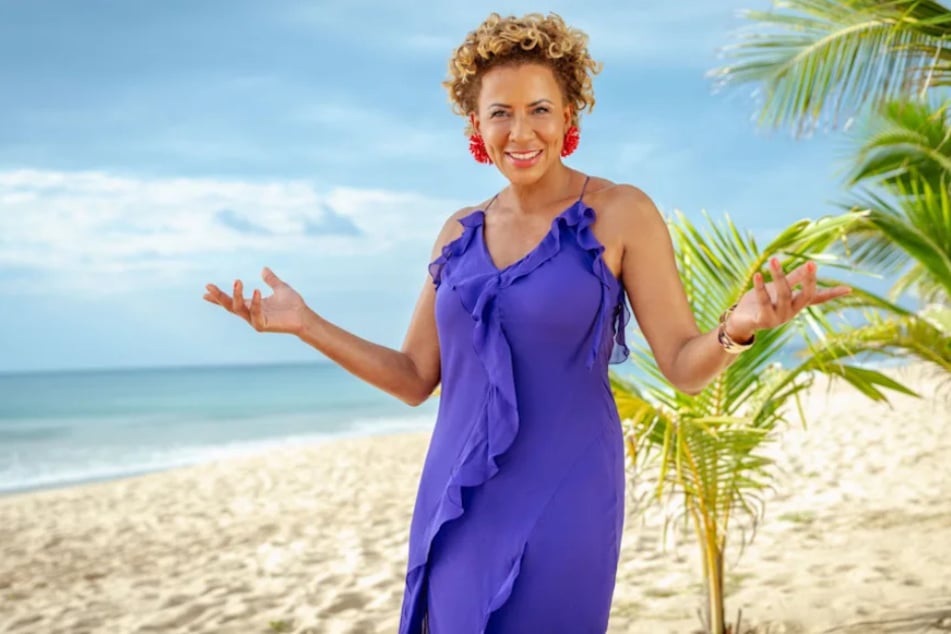 Moderiert wird das Promi-Spektakel auch in diesem Jahr von Arabella Kiesbauer (56).