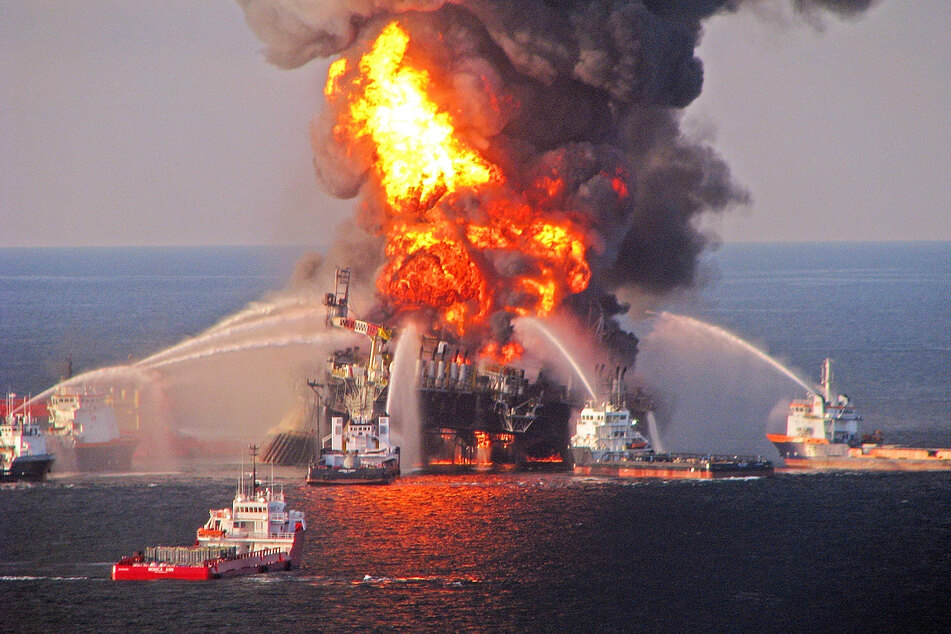 In 2010 in the Gulf of Mexico, offshore oil rig Deepwater Horizon exploded, one of many oil disasters in US waters.
