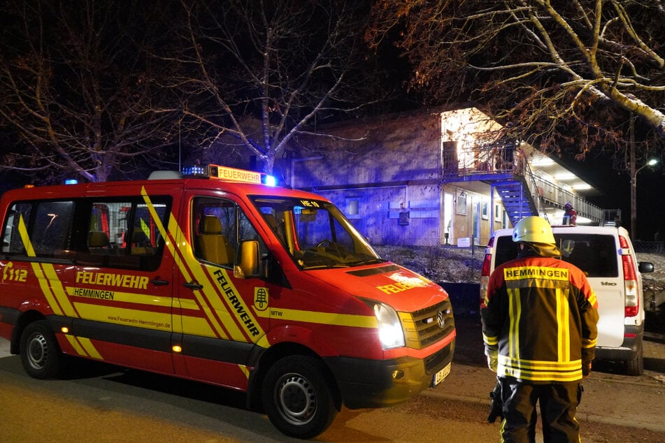 Die Feuerwehr konnte den Brand in der Asylunterkunft löschen.