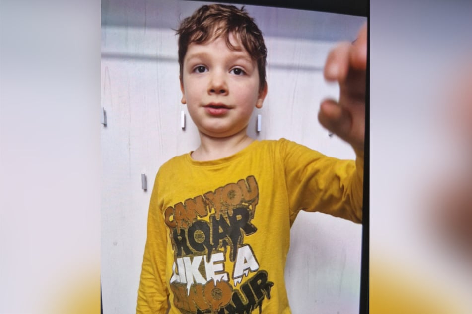 Die Polizei hat ein Foto von dem vermissten Jungen veröffentlicht.