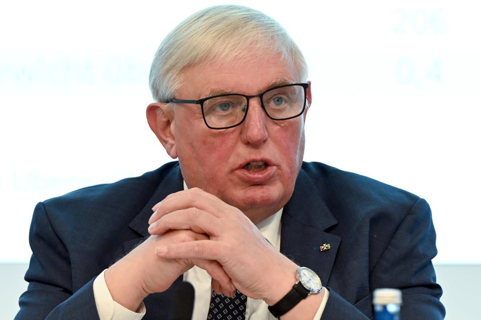 Gesundheitsminister Karl-Josef Laumann (68, CDU) will versuchen, in dem Konflikt zu vermitteln.