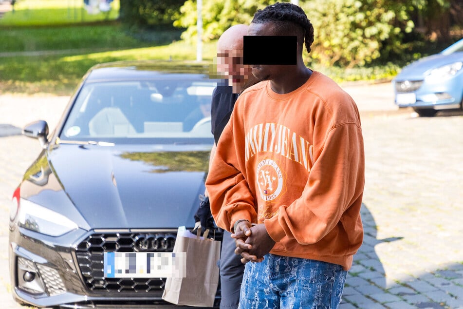 Der mutmaßliche Love-Scammer Kosiochukwu M. (24) sitzt seit dem 4. September in U-Haft. Die Staatsanwaltschaft Dresden hat Anklage erhoben.