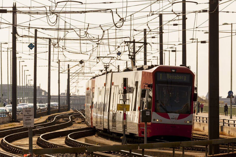 Eine Bahn der Kölner Verkehrbetriebe (Symbolbild).